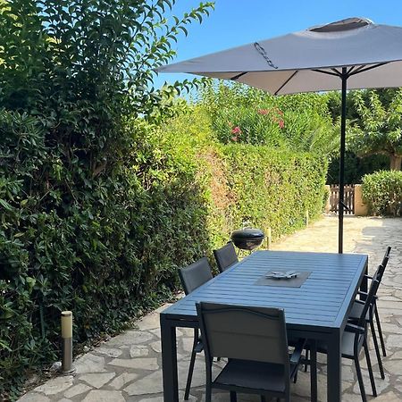 Calme Et Confort En Rez-De-Jardin La Londe-les-Maures Exteriör bild